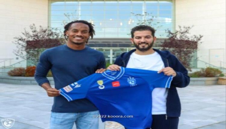 الهلال يمدد بقاء كاريلو