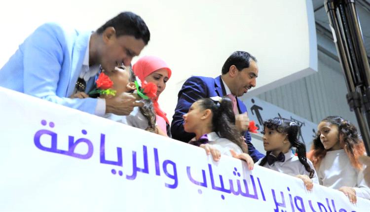 وزير الشباب والرياضة يدشّن فعاليات الأنشطة والبرامج الصيفية في مح..