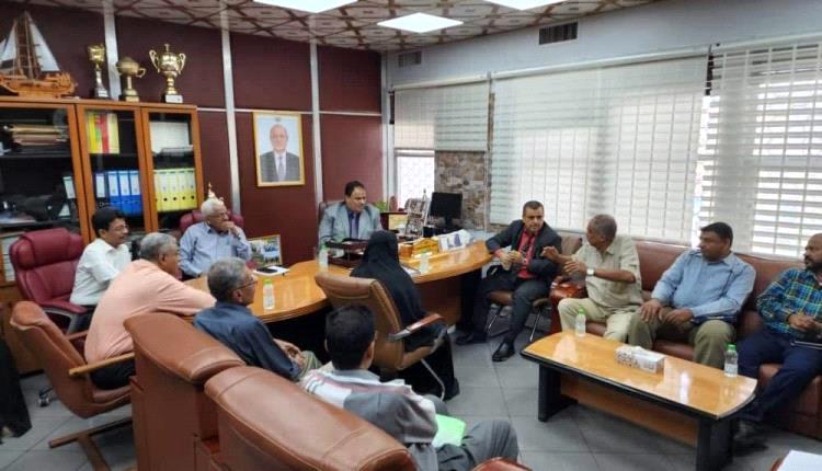 
ترأس اجتماعاً هاماً بمدراء الإدارات وكوادرها..
الجريري يقدم الشفافية ويستعرض انجازات شركة النفط 