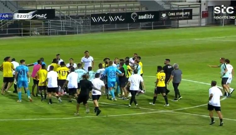 بسبب الاشتباك في مدينة فارو.. اتحاد جدة السعودي يعاقب لاعبيه 
