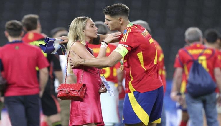 موراتا يكشف تفاصيل انفصاله عن زوجته