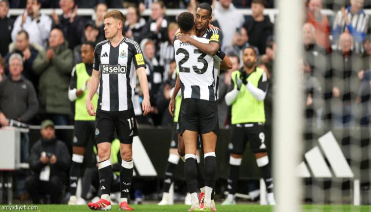نيوكاسل يكتسح كريستال بالاس ويقترب من أحلام دوري الأبطال