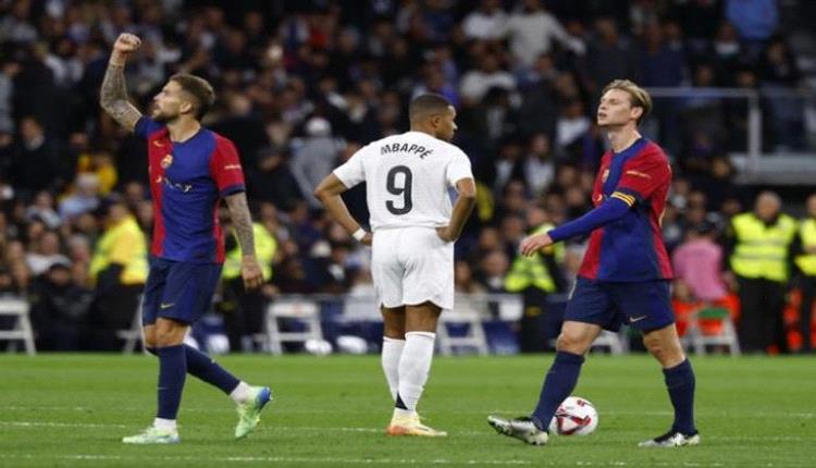 الكلاسيكو يشعل صراعًا ذهبيًا في برشلونة.. ومبابي يشاهد من بعيد
