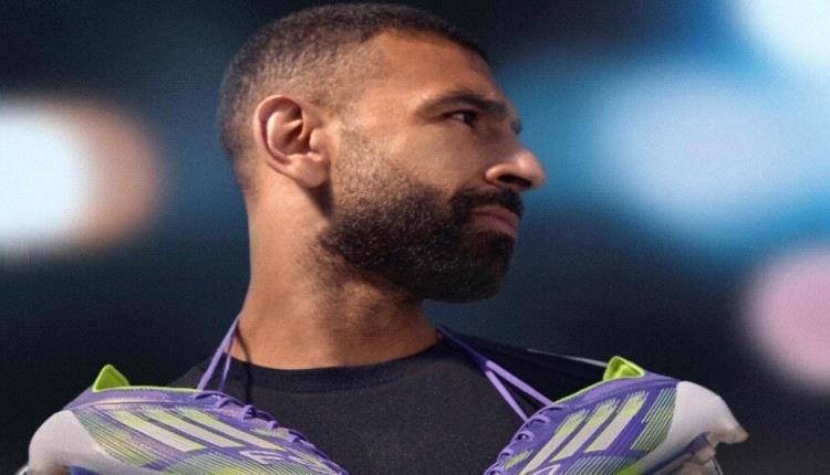 
محمد صلاح يستعرض حذاءه الجديد.. يحمل اسمه وعلم مصر (صورة)