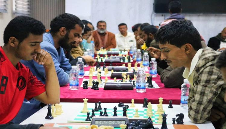 برعاية المحافظ بن الوزير .. انطلاق بطولة الشطرنج الفردية ضمن أولمبياد شبوة الرياضي