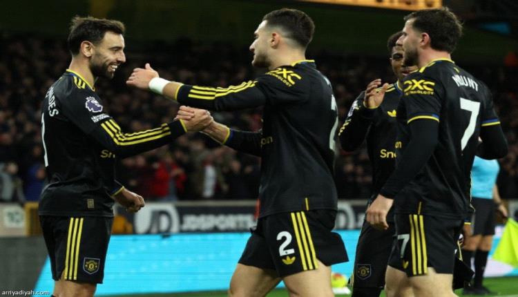 يونايتد يتوازن ويسحق وولفرهامبتون برباعية