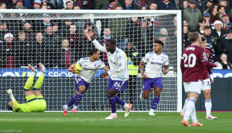 أستون فيلا يعاقب وست هام بثلاثية