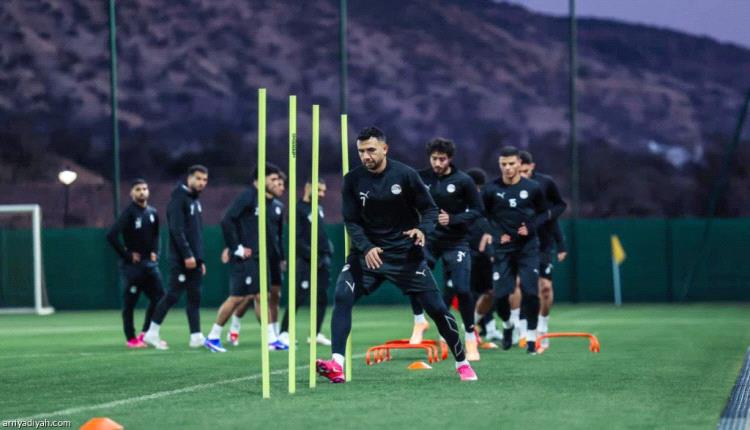 4 مصريين يجددون نزال زيمبابوي