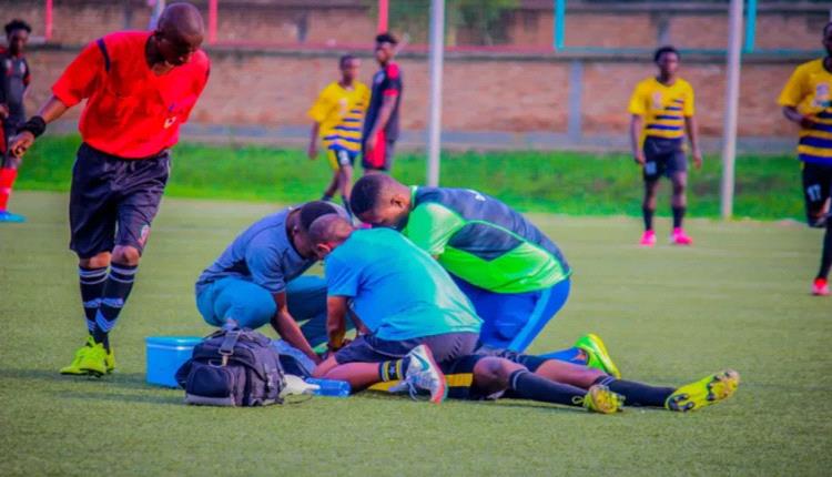وفاة لاعب كرة قدم وسط مباراة رسمية بسبب 