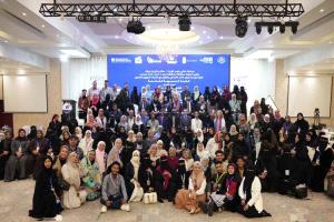 في بيانها الختامي 
القمة النسوية الثامنة ترفع سقف مطالب النساء وتدعوا لإشراكهن في القرار السياسي.