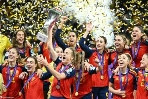 سيدات إسبانيا يحتفظن باللقب الأوروبي