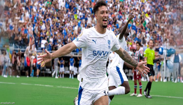 فلومينينسي يُنهي حلم الهلال ويعبر إلى نصف نهائي المونديال
