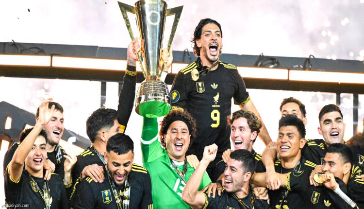 المكسيك تقهر أمريكا وتتوج بلقب الكأس الذهبية