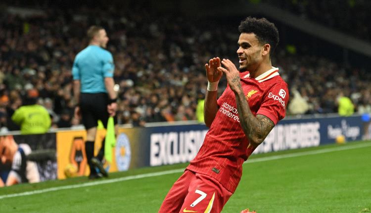 بأمر رونالدو.. هل يصبح لويس دياز أغلى لاعب في الدوري السعودي؟
