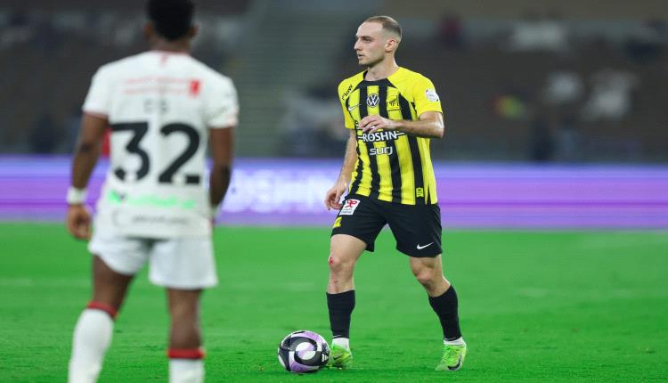 محترف اتحاد جدة يضع شرطًا للبقاء
