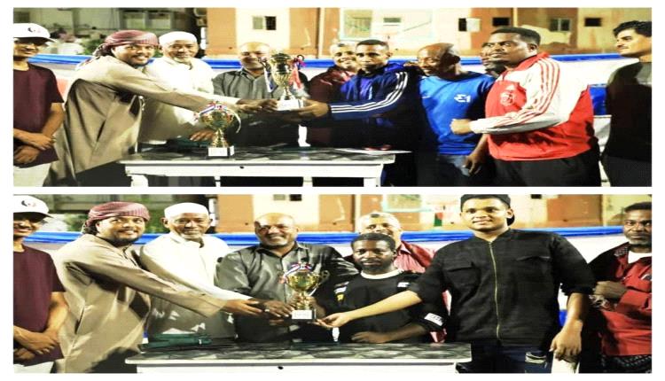 أبطال الأزرق يحصدون الذهب بجدارة والنوارس تطير إلى النهائيات في ختام تصفيات كأس حضرموت الأولى للملاكمة
