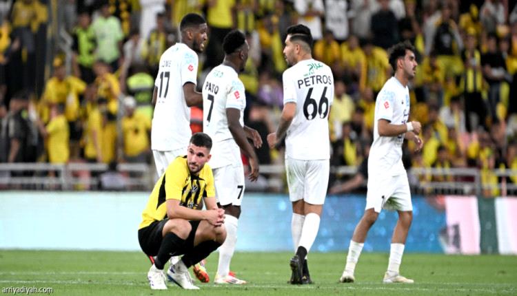 هدف مـتأخر يحرم الاتحاد نقاط الاخدود والإبتعاد بالصدارة 