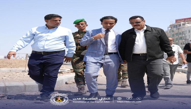 السقاف يزور مديرية المنصورة ويطّلع على المشاريع الخدمية والتنموية..