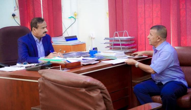 محافظ شبوة بن الوزير يوجّه بصرف مخصصات الأندية الرياضية ويرحب باستضافة بطولة قنا الدولية للشطرنج بشبوة