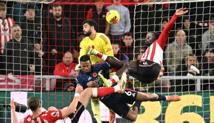 تعادل مثير.. سندرلاند يخترق حصون آرسنال
