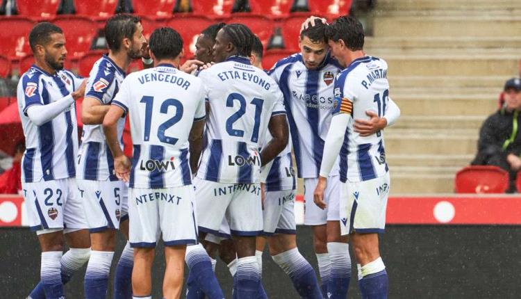 جوهرة إفريقية تشعل الميركاتو الشتوي مبكرا بين ريال مدريد وبرشلونة
