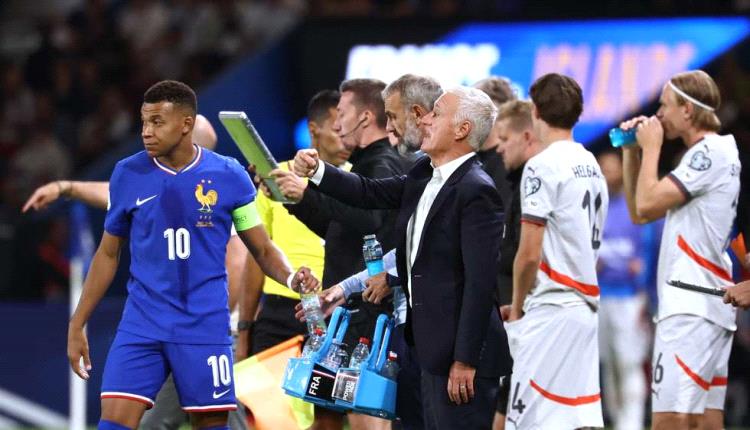 ديشامب يستقر على خطة تأهل فرنسا لكأس العالم
