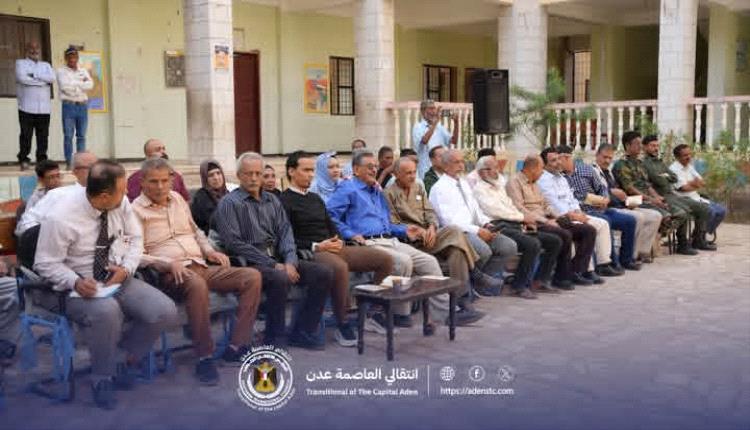 بحضور السقاف.. مدرسة حاتم بالشيخ عثمان تحتفي بالذكرى الـ 58 لعيد ..