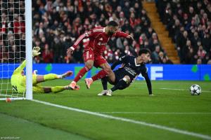 أيندهوفن يسحق ليفربول في «أنفيلد»