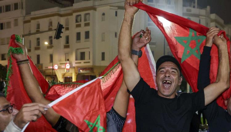ملك المغرب يحتفي بالإنجاز المونديالي.. واحتفالات ضخمة في الشوارع
