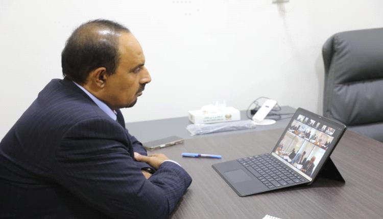 محافظ حضرموت الأستاذ مبخوت بن ماضي في اجتماع مجلس القيادة الرئاسي عبر تقنية الزوم من مديرية دوعن..
