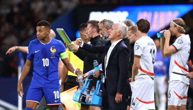 ديشامب يختار أول 14 لاعبا بقائمة فرنسا لكأس العالم
