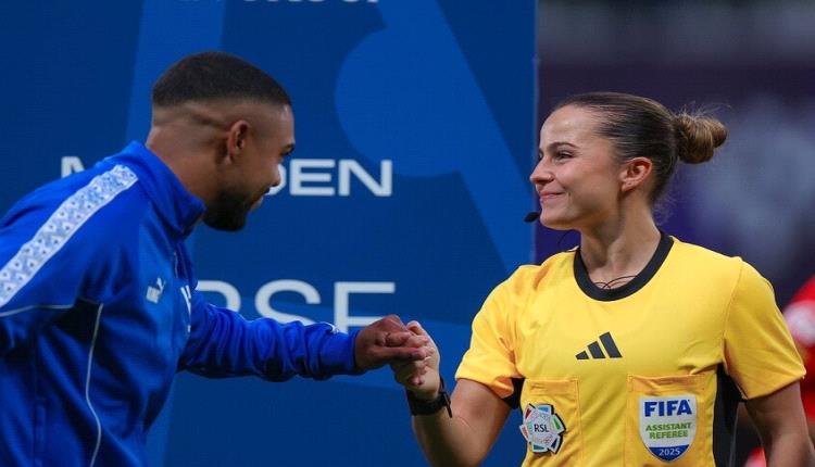 
بعد مباراة بالدوري السعودي.. حكمة أجنبية تشعل منصات التواصل والوسط الرياضي