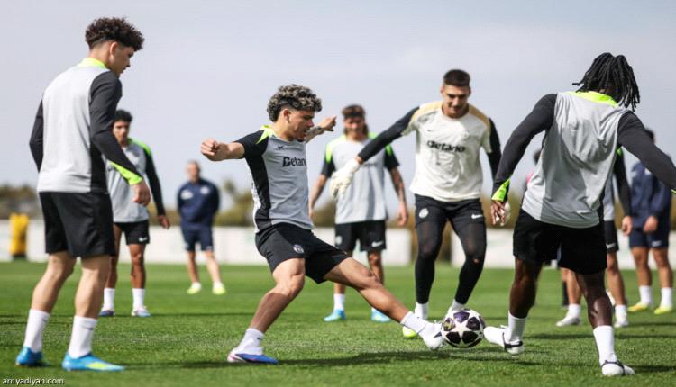 في ليلة عودة جيوكيرس.. «ألفالادي» يهدد طموحات أرسنال