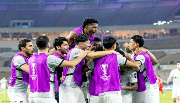 شباب الأهلي يتأهل بثاني أكبر انتصار