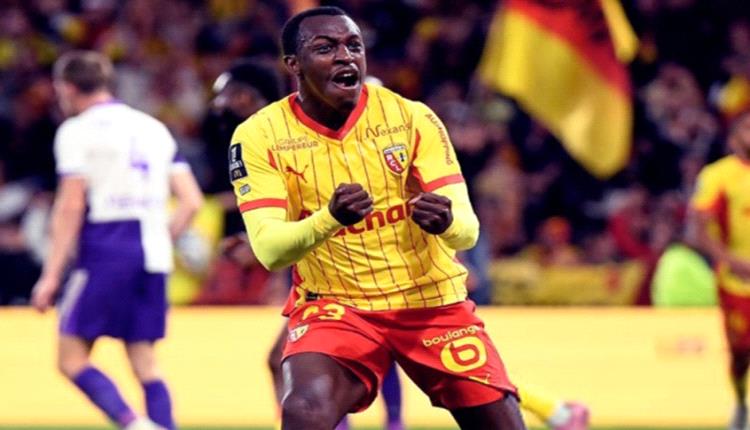 سعود عبد الحميد يسجل هدفا رائعا ويقود انتفاضة لانس أمام تولوز