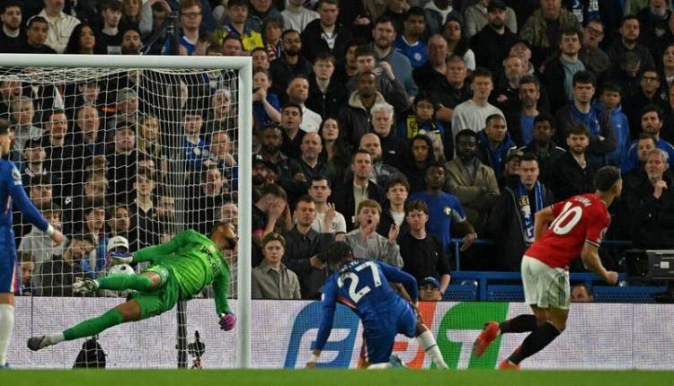 يونايتد يعزز حظوظه ببلوغ "الأبطال" بنقاط تشيلسي