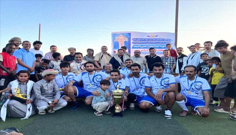 اختتام منافسات بطولة مطار عتق الدولي لكرة القدم بتتويج صقور الجو بطلا وفرسان المدرج وصيفاً