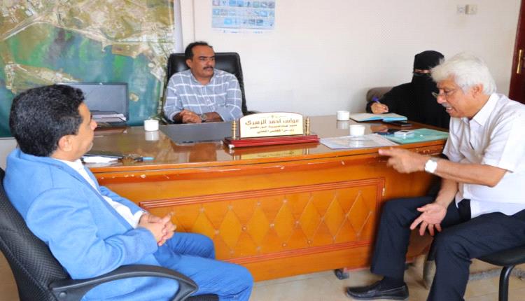  
الزهري يلتقي مدير عام سياحة العاصمة عدن لمناقشة تطوير القطاع السياحي بخورمكسر