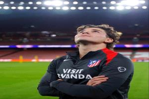 ألفاريز يبلغ أتلتيكو بقرار الرحيل.. و50 مليونا تهدد انتقاله إلى برشلونة