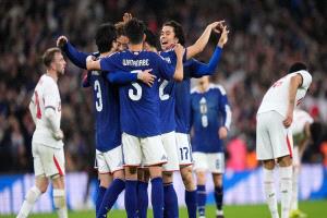 اليابان تصعق إنجلترا في ويمبلي بهدف ميتوما