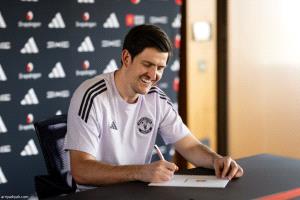 يونايتد يمدّد عقد ماجواير