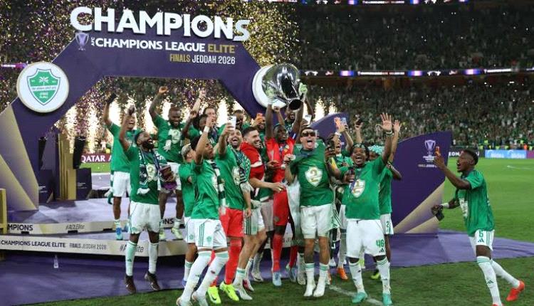وليد الفراج يبشر الجماهير: الأهلي سيكون رقمًا مهمًا رغم كل العقبات
