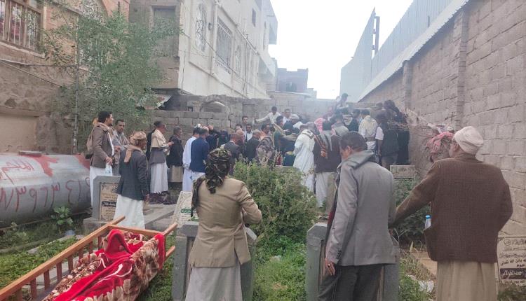 فيما يطالب الجميع بسرعة البت في الحكم..
تشييع ودفن المغدورة وفاء صدام حامد الباشاء