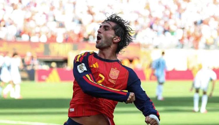 "لن ندفع 50 مليونا".. باريس يفرض كلمته على برشلونة في صفقة توريس
