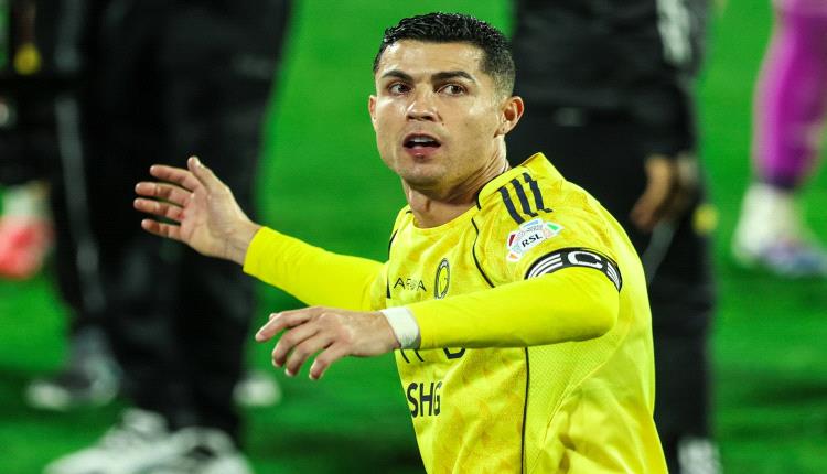 رونالدو يباغت الجميع.. الكشف عن موقف قائد النصر من معركة الرياض
