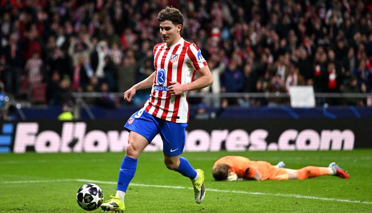 \طرد وغضب متصاعد.. جماهير أتلتيكو مدريد تظهر العين الحمراء لألفاريز
