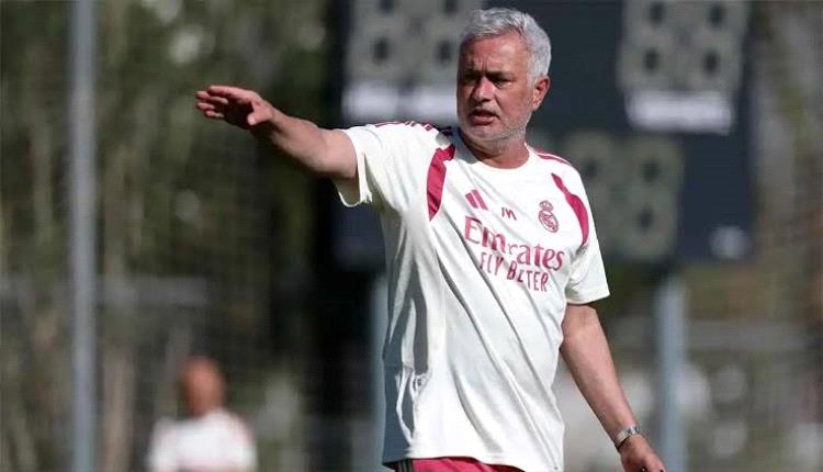 جدار جديد.. مورينيو يرسم ملامح منظومة الدفاع في ريال مدريد
