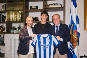 سوسييداد يستقطب مدافع برشلونة