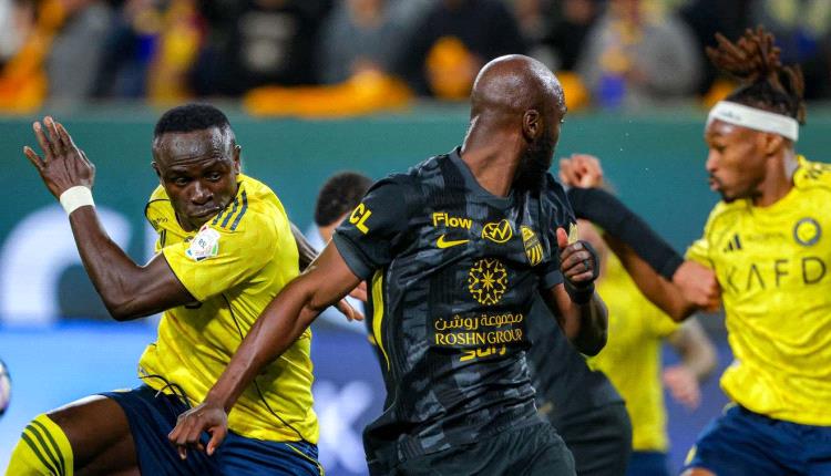 النصر يكسب كلاسيكو الاتحاد ويلاحق صدارة الهلال 