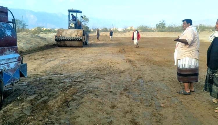 بدء العمل في تجهيز ملعب نادي شباب زارة الحاضن لمباريات دوري (الأمير العوذلي) الرمضاني 